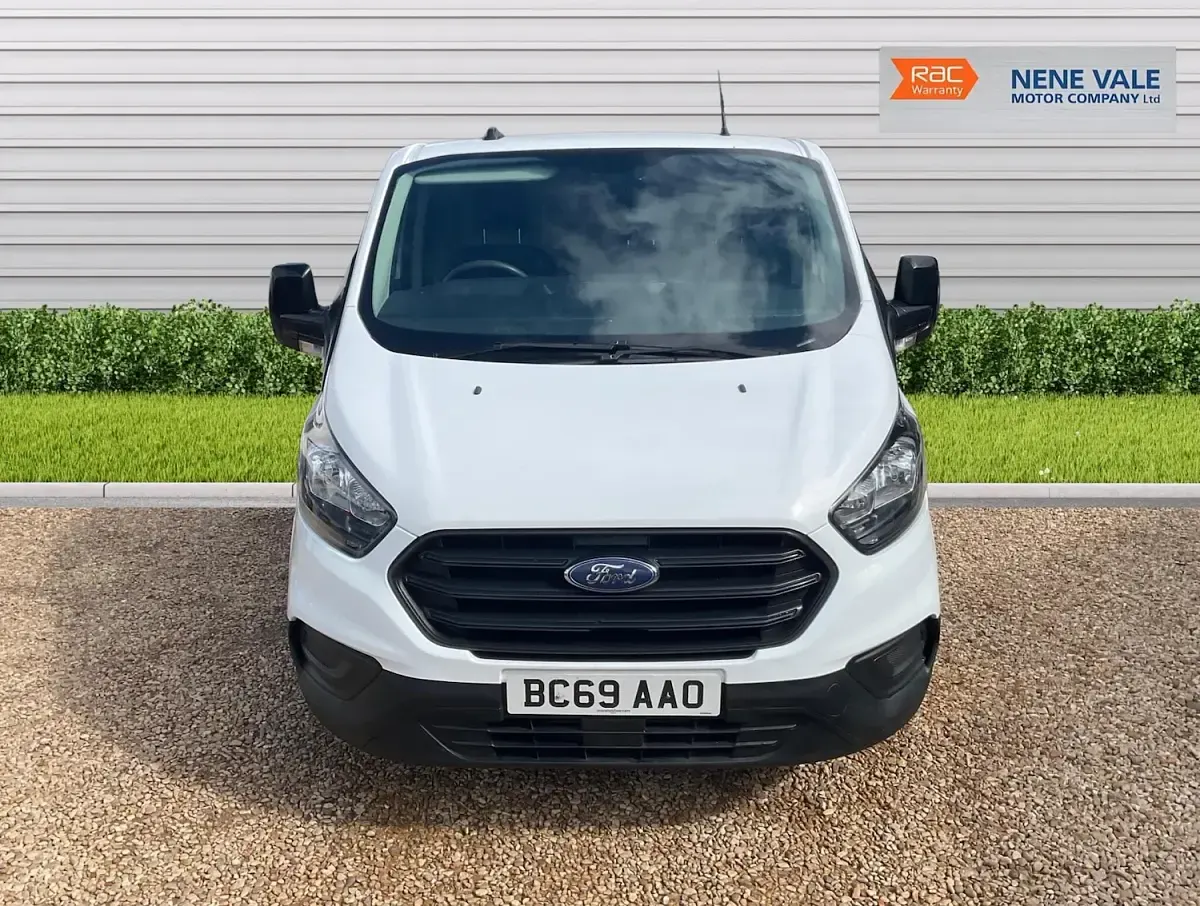 Used Ford Transit Custom 105 HP (77 kW) 2020 White Van