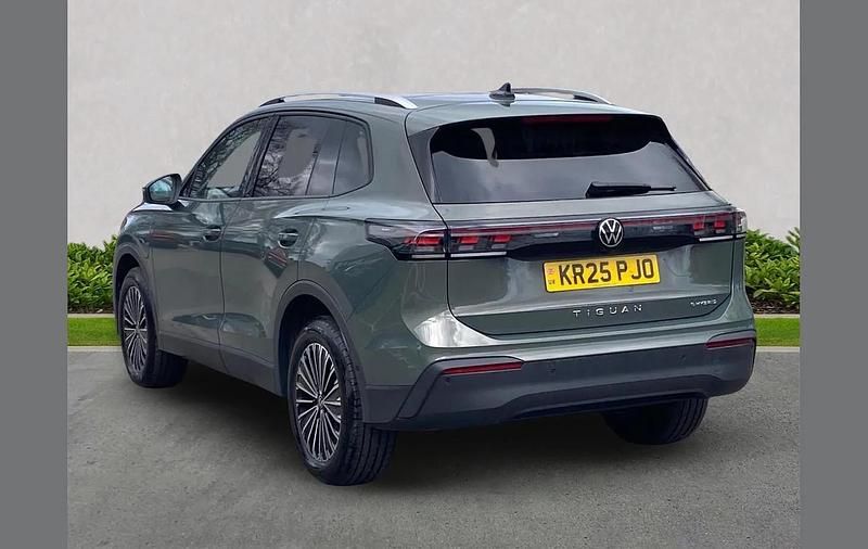 New VW Tiguan Match 204 HP (150 kW) 2025 Green SUV