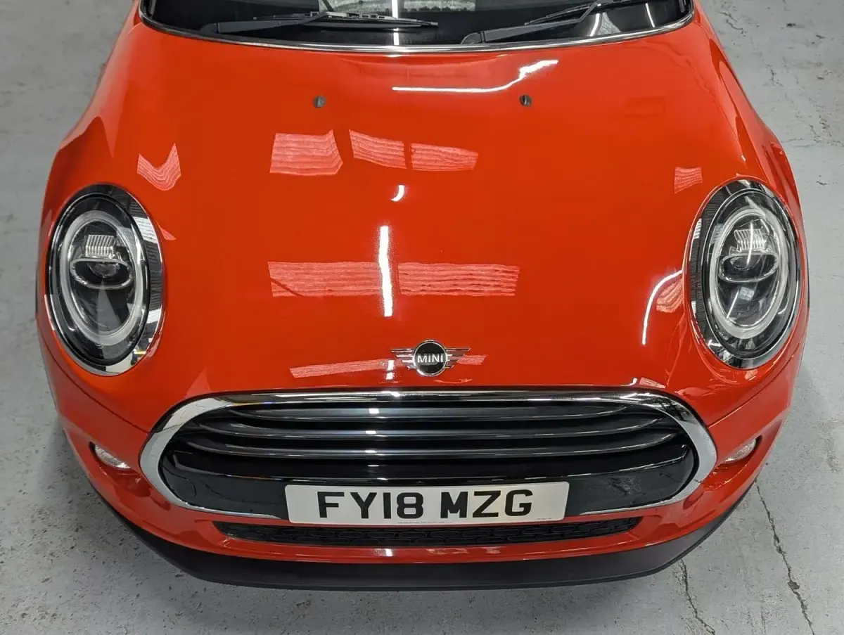 Używany Mini Cooper Hatch 2018 Pomarańczowy Hatchback