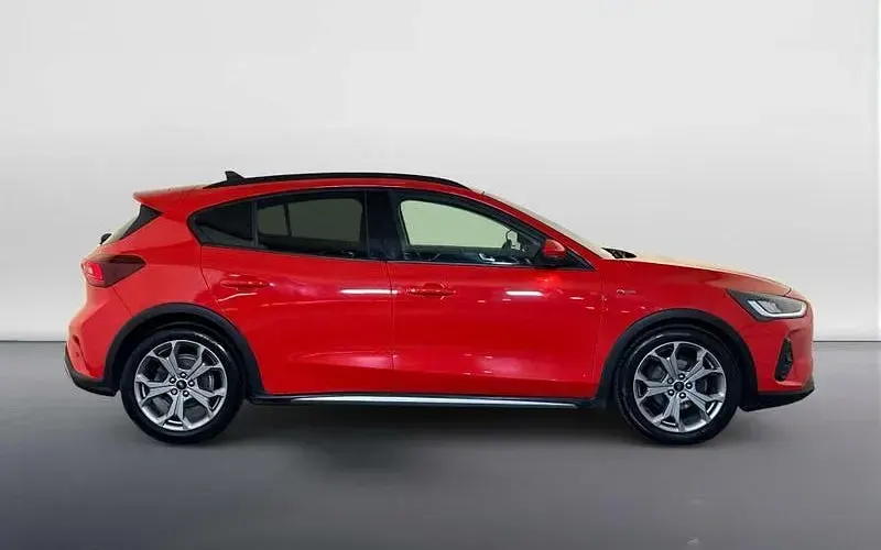 Used Ford Focus Active X 120 HP (88 kW) 2022 Red Hatchback