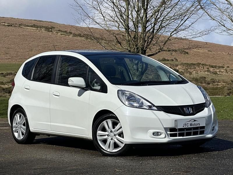 Second-hand Honda Jazz EX 2014 Alb Hatchback