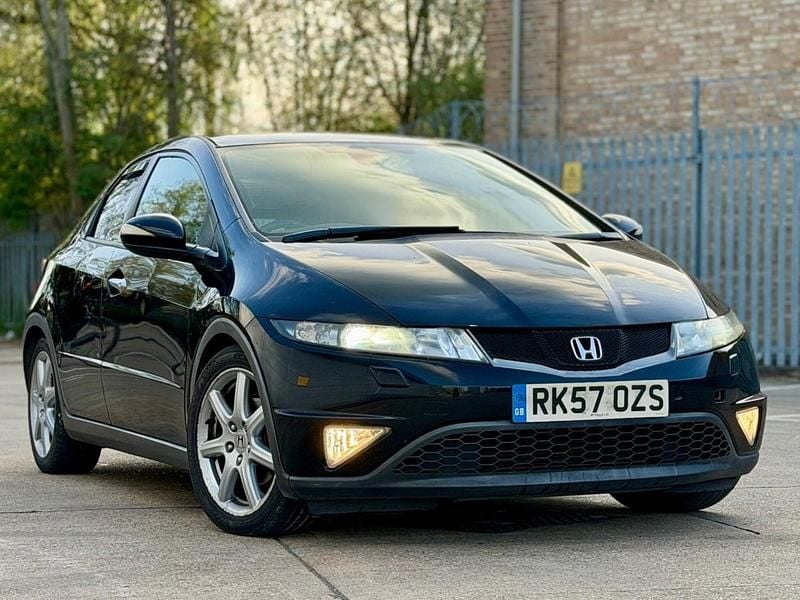 Begagnad Honda Civic EX 140 HK (102 kW) 2007 Svart Halvkombi