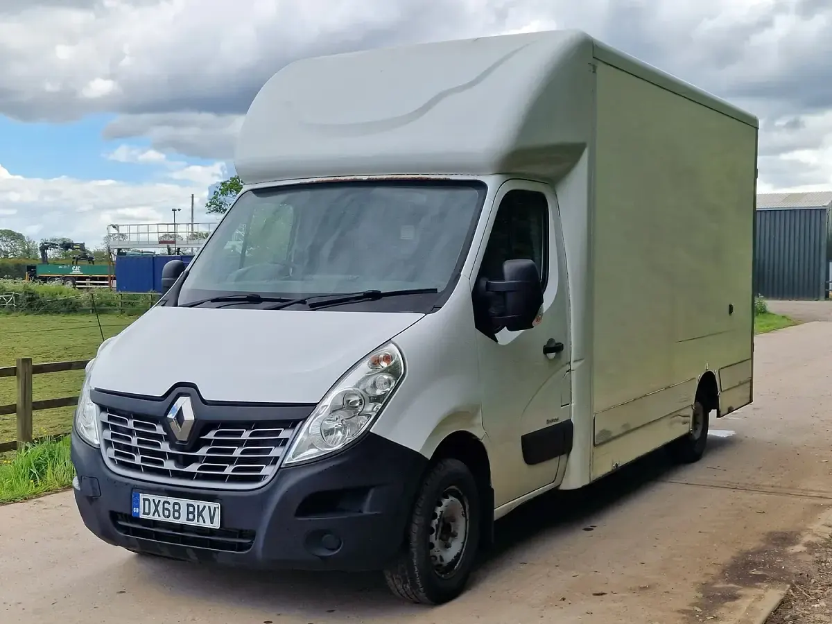 Used Renault Master Business 130 HP (95 kW) 2018 White Van