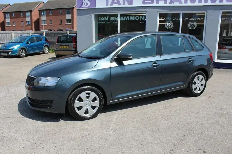 Used Skoda Rapid 90 HP (66 kW) 2017 Grey Hatchback