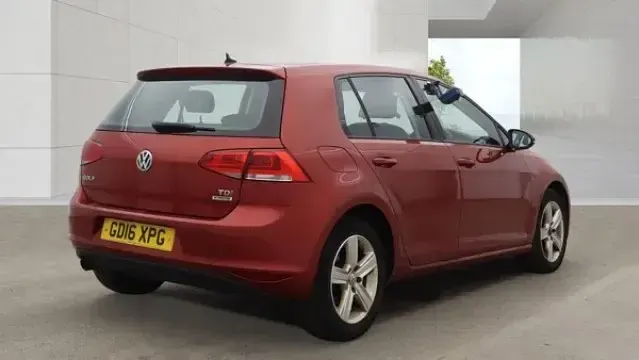 Used VW Golf VII Edition 110 HP (80 kW) 2016 Red Hatchback