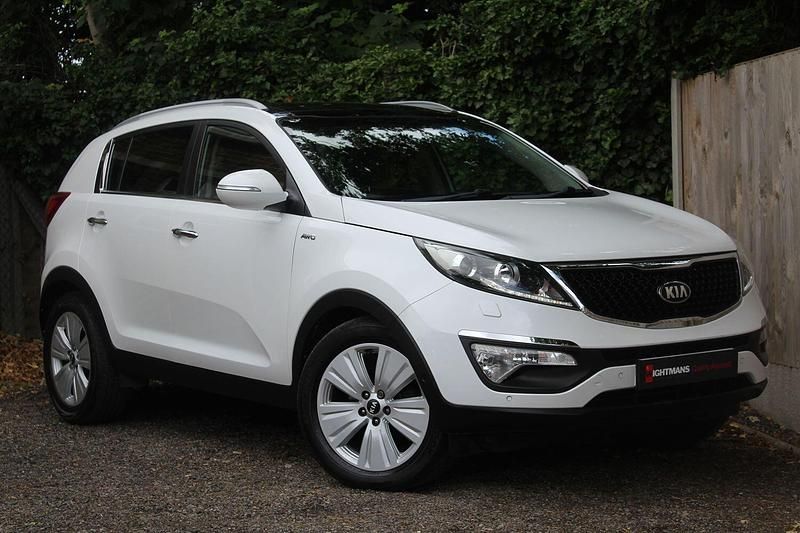 White Used 2014 Kia Sportage 4 SUV | £9,995 (A bit pricey) - Image 1/4