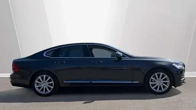 Usado Volvo S90 Inscription 190 HP (139 kW) 2017 Cinzento Sedan