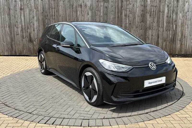 Used 2024 VW ID.3 Pro Hatchback | £24,199 (Fair price) - Image 1/4