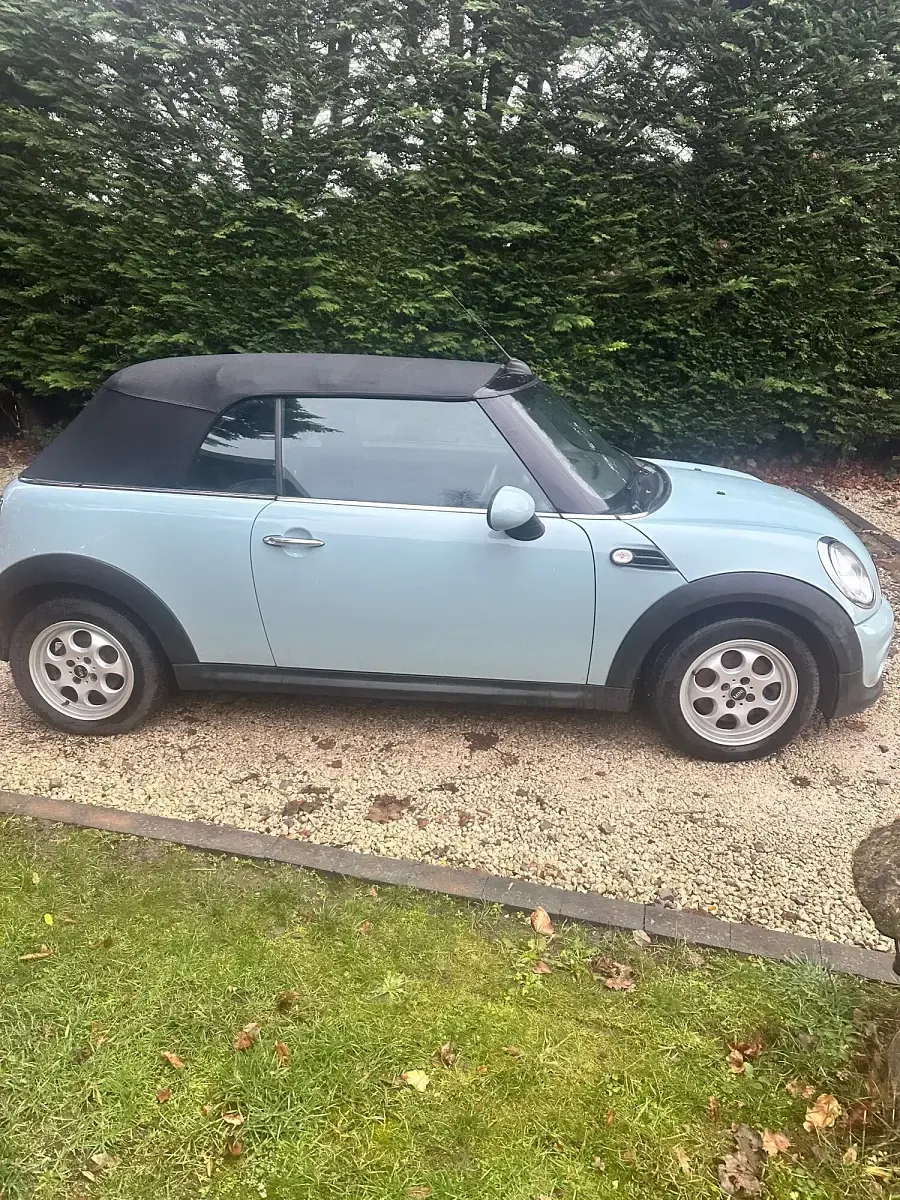 Used Mini Cooper D Cabriolet 112 HP (82 kW) 2013 Blue Cabriolet