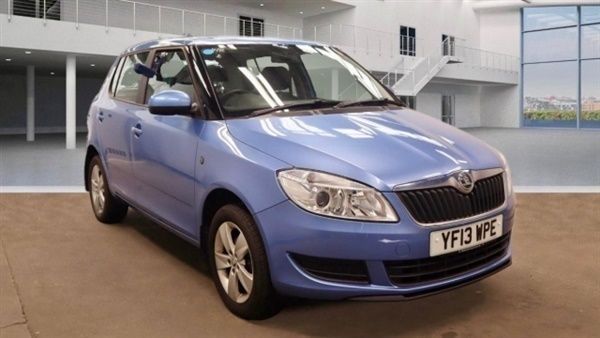 Denim blue Used 2013 Skoda Fabia SE Hatchback | £5,495 (Fair price) - Image 1/1