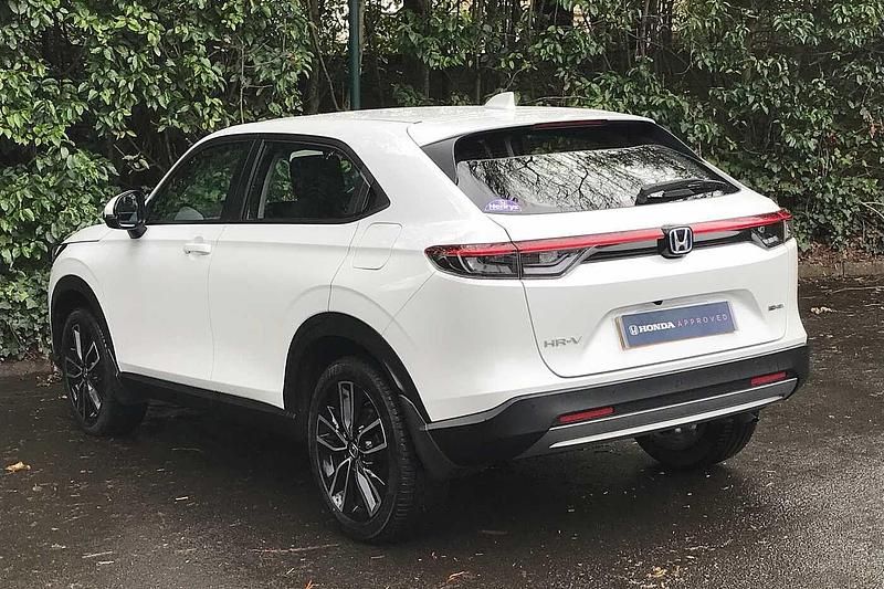 Used Honda HR-V Elegance 131 HP (96 kW) 2023 Platinum white SUV