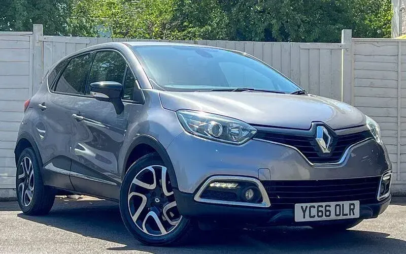 Used Renault Captur Dynamique 90 HP (66 kW) 2016 Grey SUV
