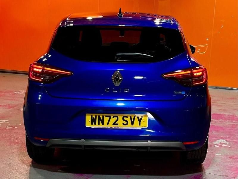 Used Renault Clio V RS Line 145 HP (106 kW) 2022 Blue Hatchback