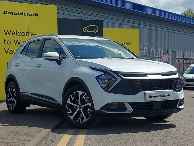White Used 2023 Kia Sportage 3 SUV | £23,498 (Fair price) - Image 1/4