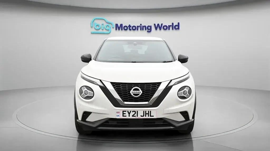Usado Nissan Juke N-Connecta 114 HP (83 kW) 2021 Branco SUV