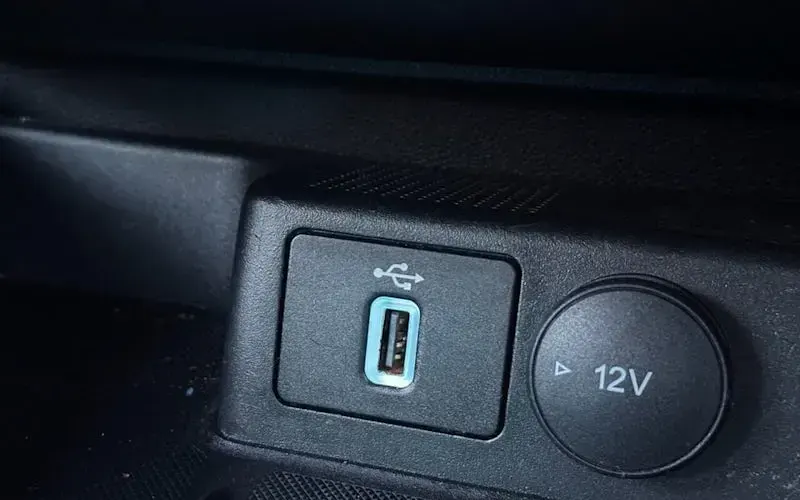 Used Ford Focus Zetec 95 HP (69 kW) 2019 Silver Estate