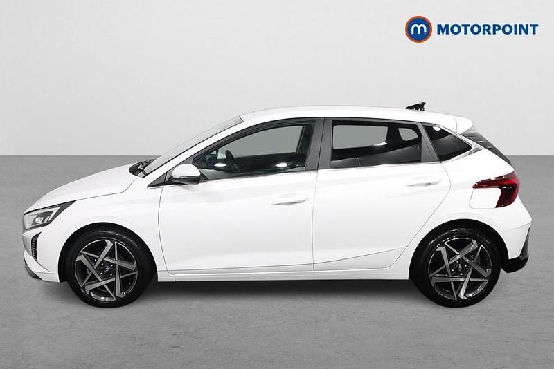 Used Hyundai i20 Premium 2025 White Hatchback