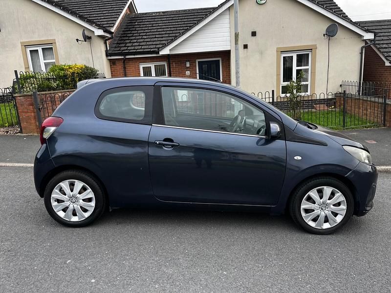 Used Peugeot 108 Active 68 HP (50 kW) 2015 Blue Hatchback