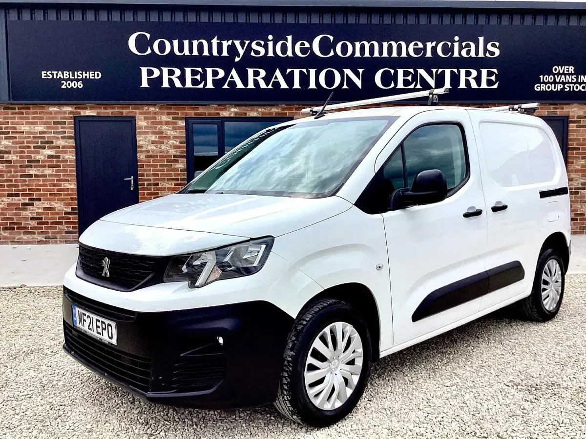 Used Peugeot Partner 131 HP (96 kW) 2021 White MPV
