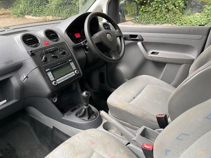 Used VW Caddy Maxi 104 HP (76 kW) 2009 White MPV