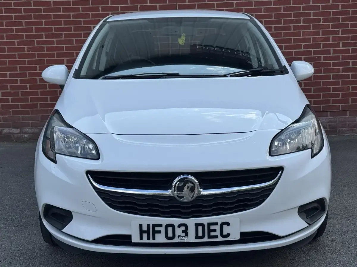 Used Vauxhall Corsa Sport 90 HP (66 kW) 2019 White Hatchback