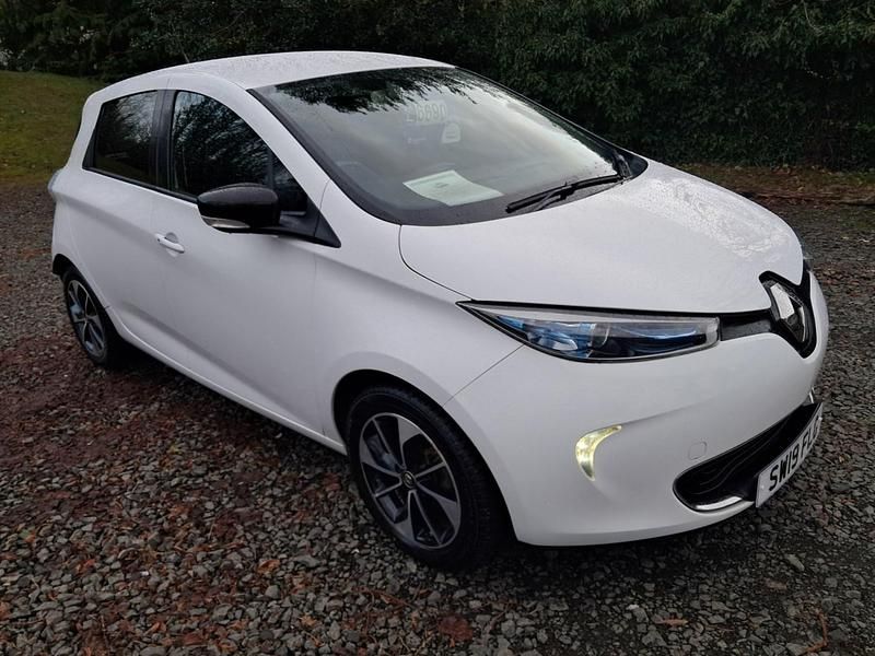 Used Renault Zoe Dynamique 64 kW (88 HP) 2019 White Hatchback