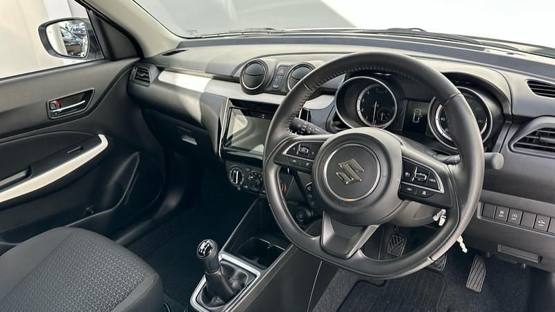 Used Suzuki Swift SZ-L 83 HP (61 kW) 2023 White Hatchback