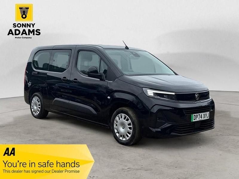 Used Vauxhall Combo Design Edition 100 kW (136 HP) 2025 Black MPV