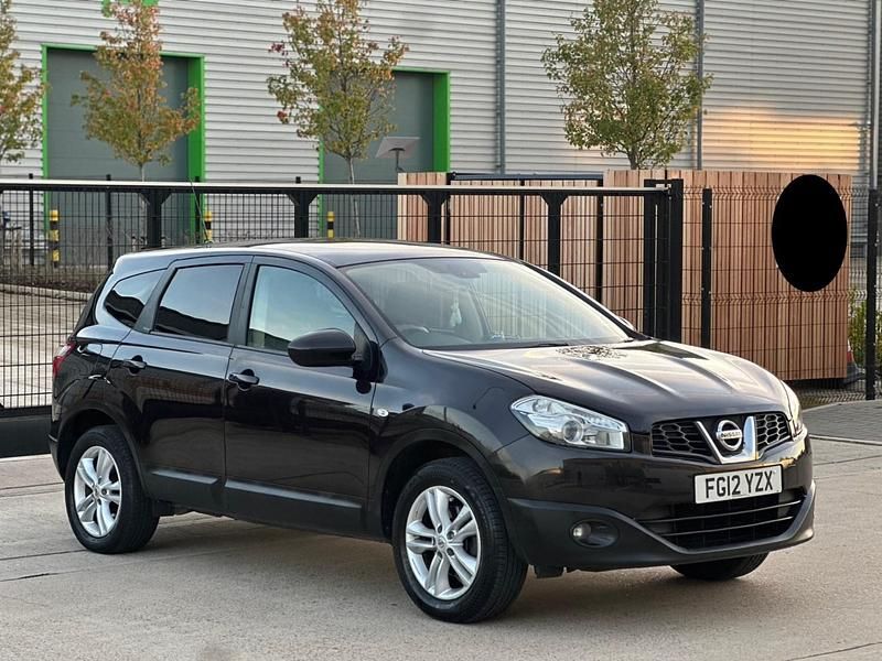 Black Used 2012 Nissan Qashqai +2 Acenta SUV | £3,995 (Fair price) - Image 1/4