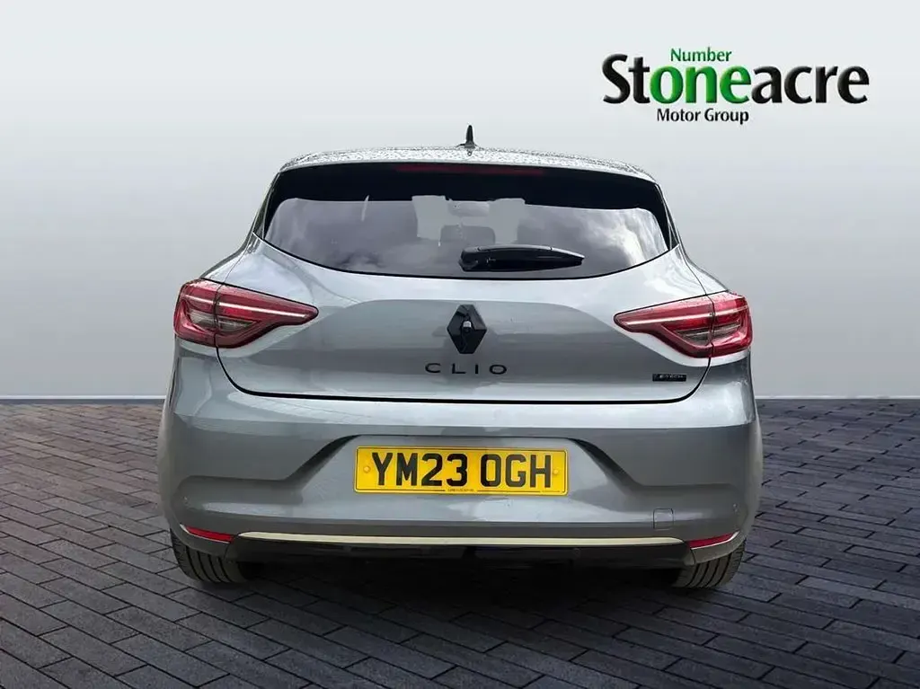 Usado Renault Clio V Engineered 143 HP (105 kW) 2023 Cinzento Citadino