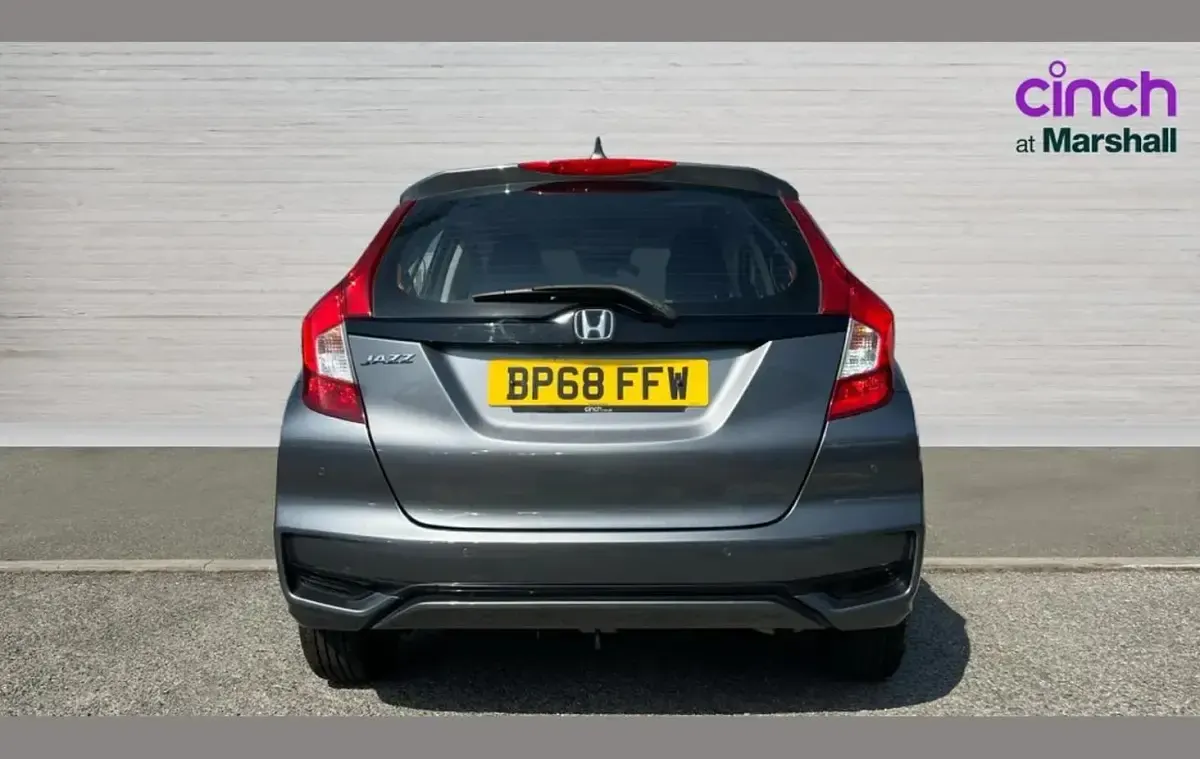 Used Honda Jazz SE 102 HP (75 kW) 2019 Grey Hatchback