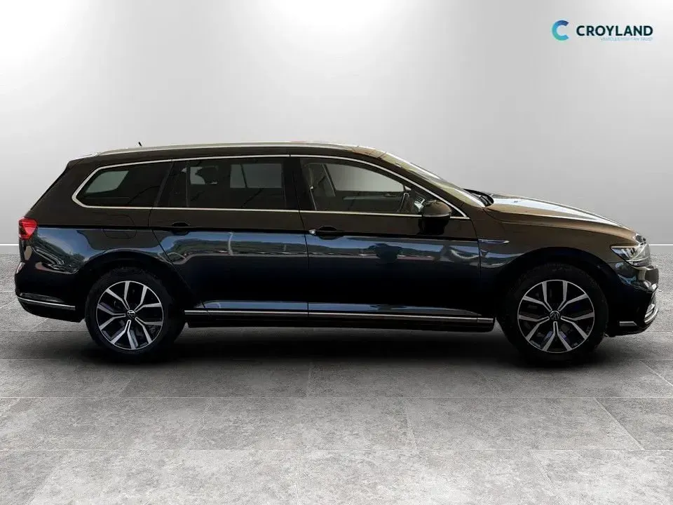 Used VW Passat GTE 218 HP (160 kW) 2022 Grey Estate