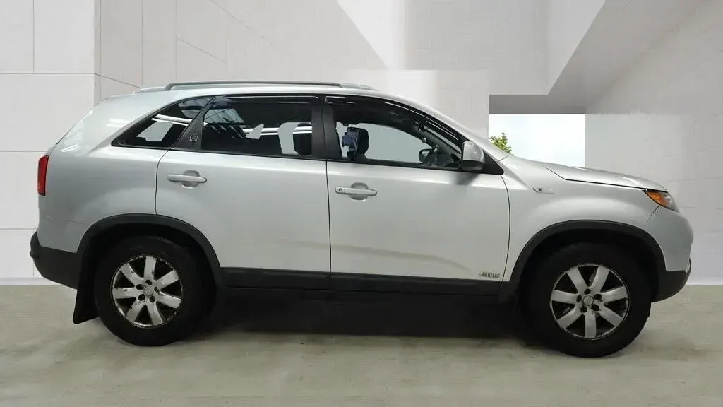 Used Kia Sorento 2010 Silver SUV