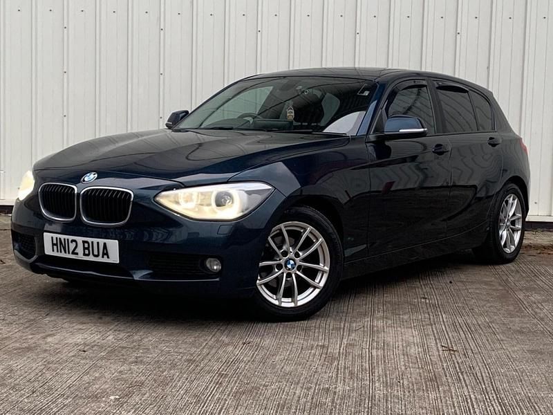 Begagnad BMW 116 2012 Blå Halvkombi