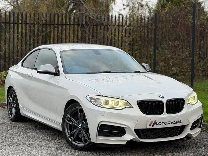 White Used 2016 BMW M235 Sport Line Coupe | £14,995 (Good price) - Image 1/4