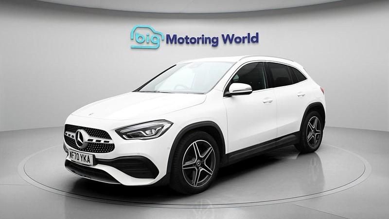 Used Mercedes GLA200 Executive 150 HP (110 kW) 2020 White SUV