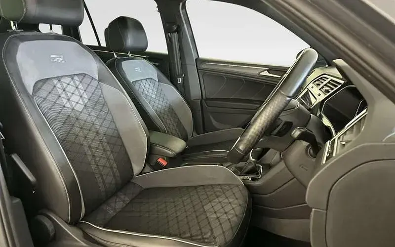 Used VW Tiguan R-line 245 HP (180 kW) 2023 Grey SUV