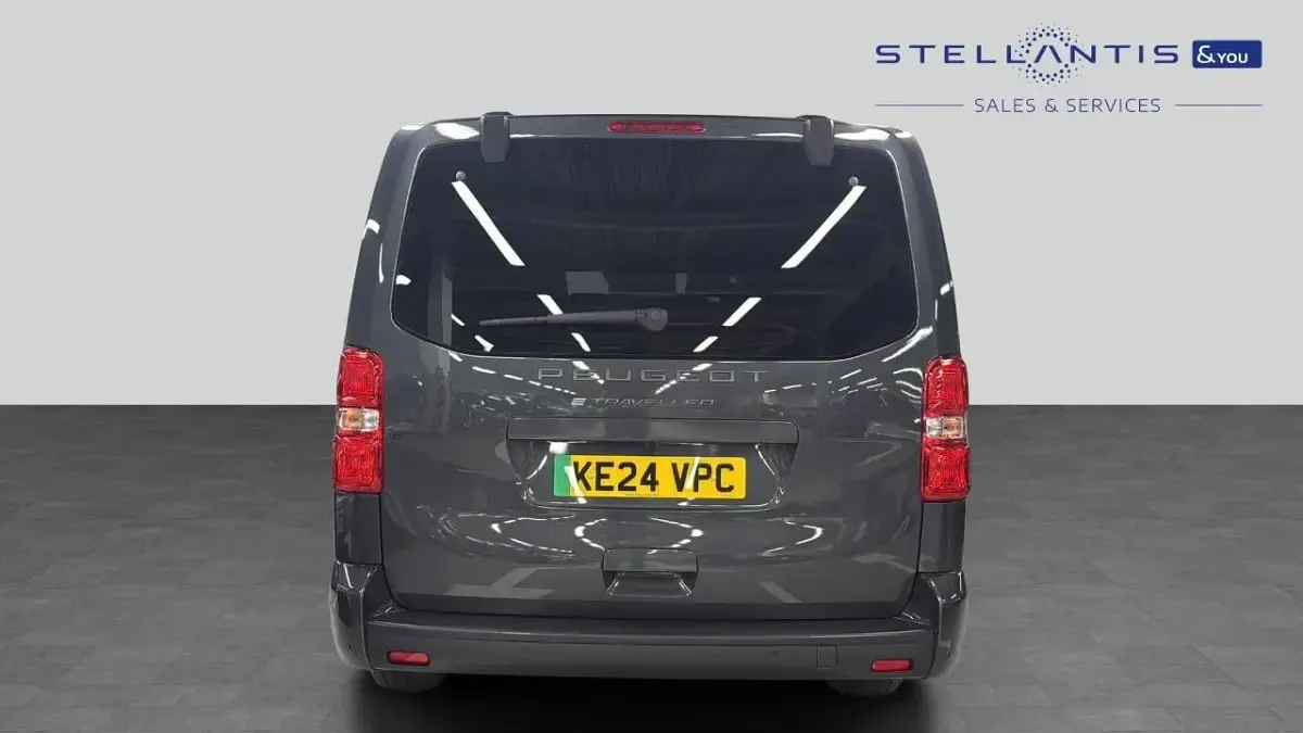 Used Peugeot e-Traveller Allure 98 kW (134 HP) 2024 Grey MPV