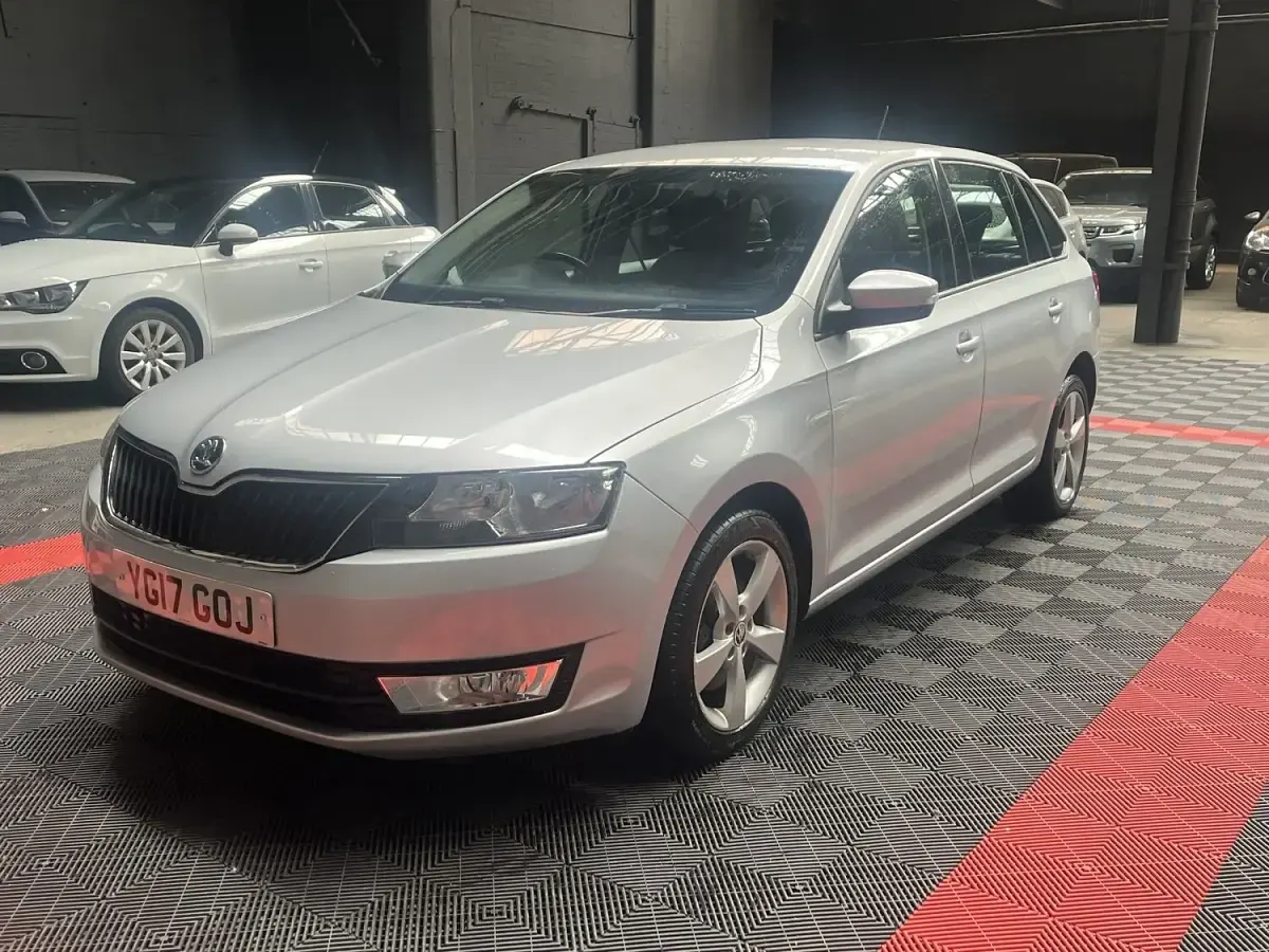 Used Skoda Rapid SE 110 HP (80 kW) 2017 Silver Hatchback