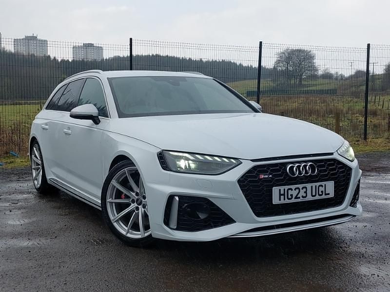 Used Audi RS4 Comfort 450 HP (330 kW) 2023 White Estate