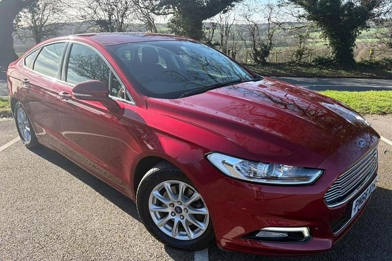 Used Ford Mondeo Titanium 150 HP (110 kW) 2016 Red Hatchback