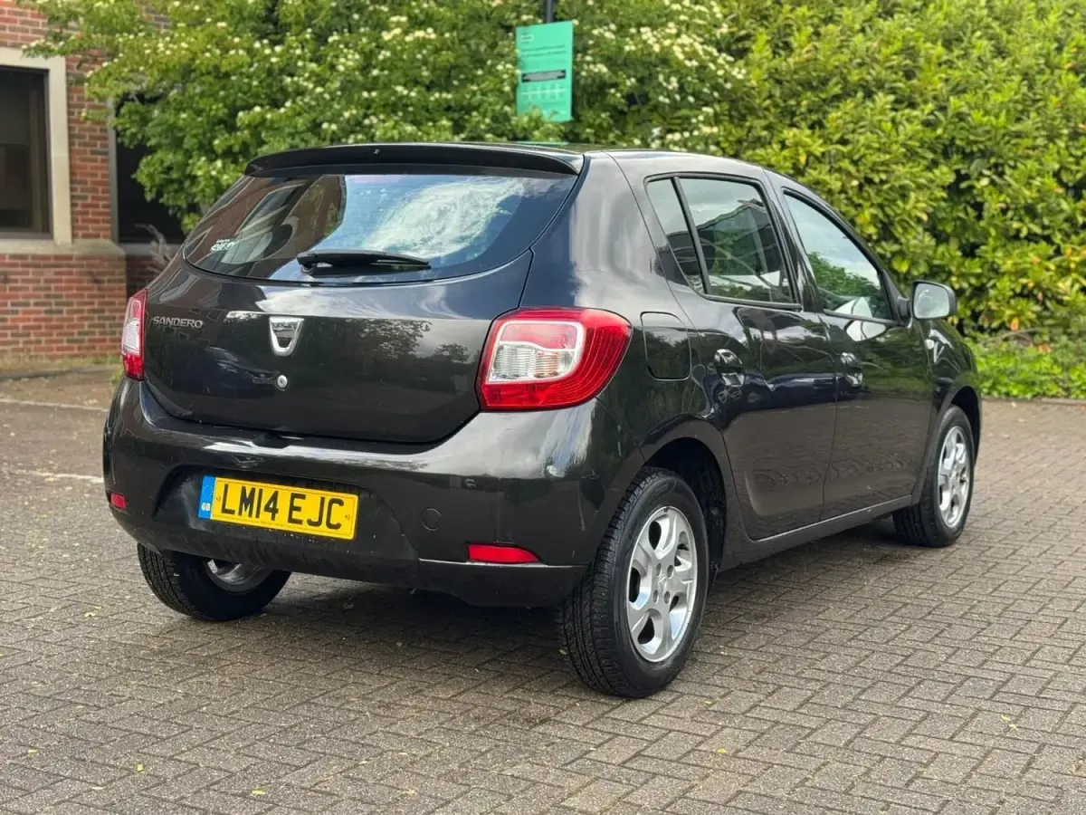 Begagnad Dacia Sandero Lauréate 75 HK (55 kW) 2014 Svart Halvkombi