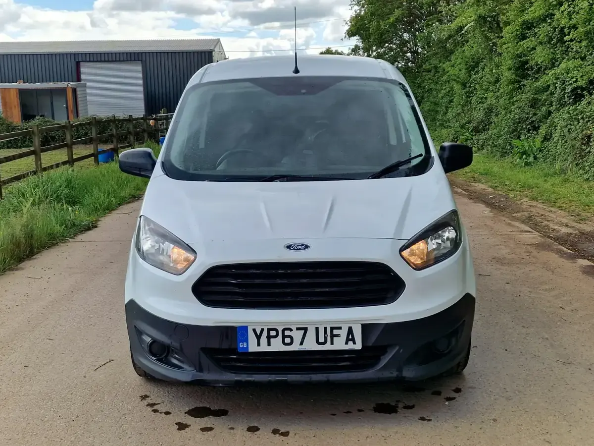 Used Ford Transit 74 HP (54 kW) 2017 White Van