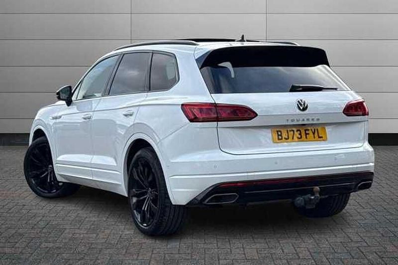 Used VW Touareg Black Edition 286 HP (210 kW) 2023 Pure white SUV