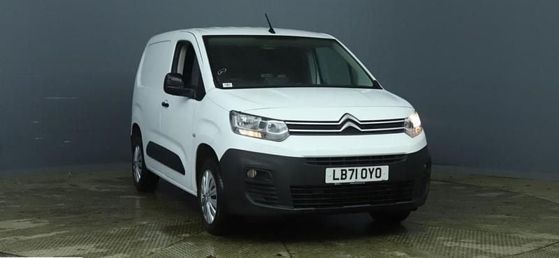Used Citroën Berlingo 100 HP (73 kW) 2021 White MPV