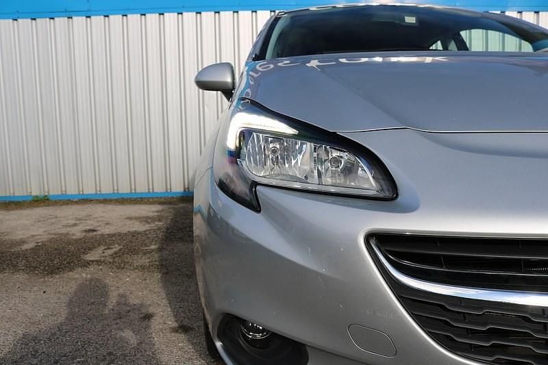 Used Vauxhall Corsa Design Edition 90 HP (66 kW) 2018 Silver Hatchback