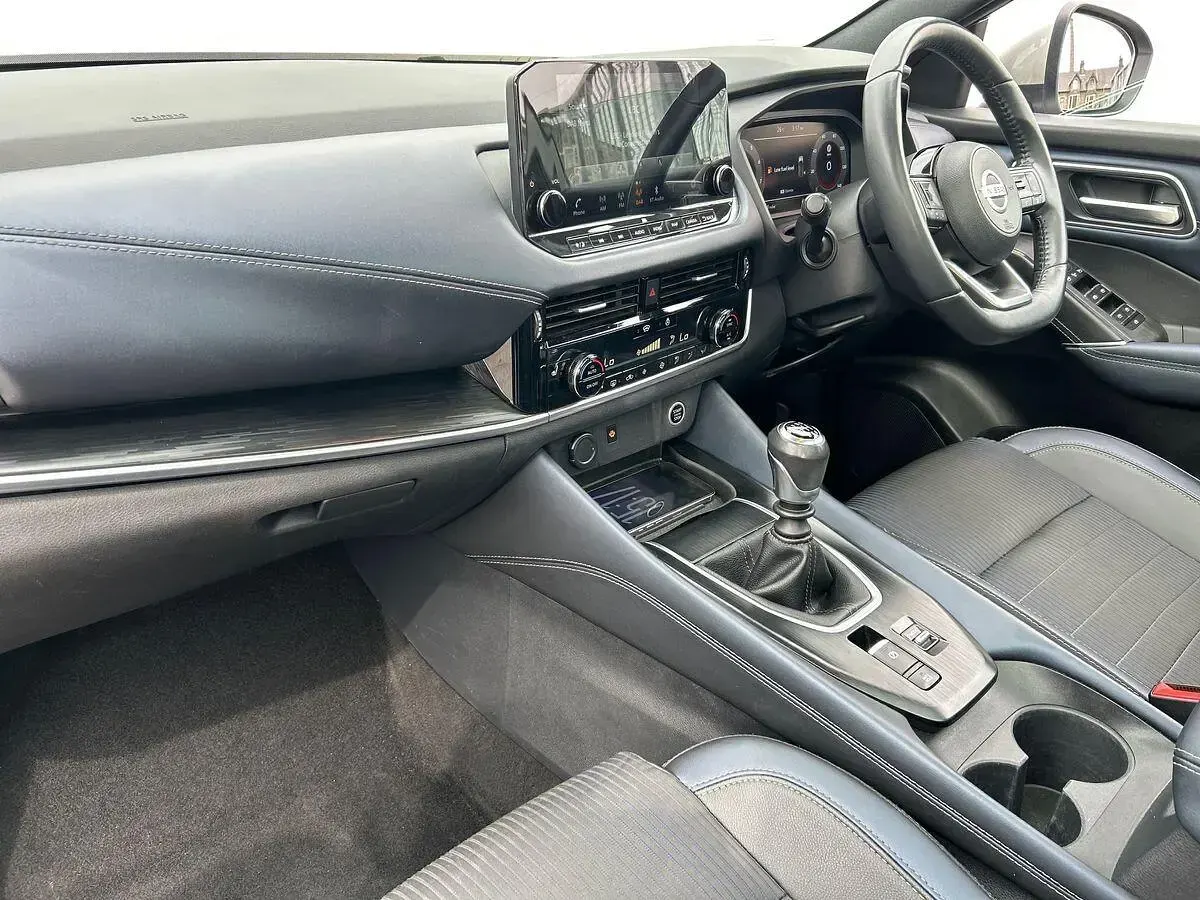 Used Nissan Qashqai S 140 HP (102 kW) 2022 Silver SUV