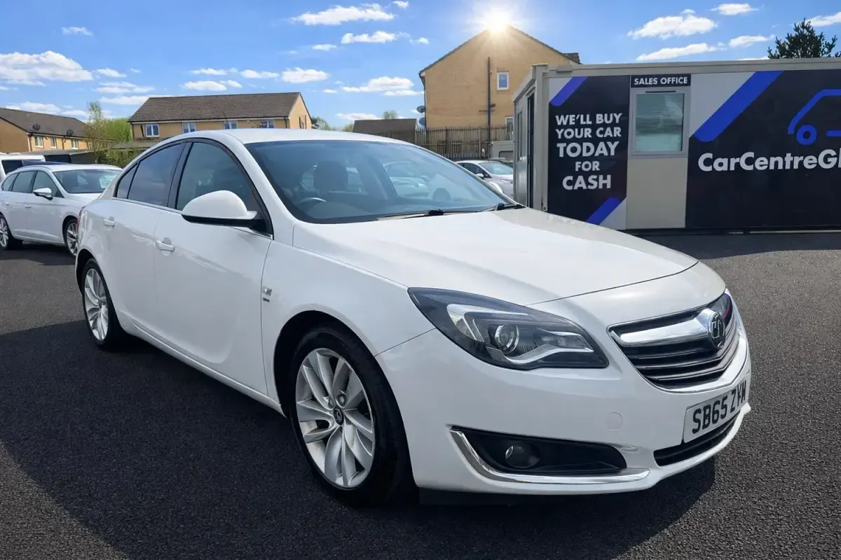 Second-hand Vauxhall Insignia SRi 136 CP (100 kW) 2015 Alb Hatchback