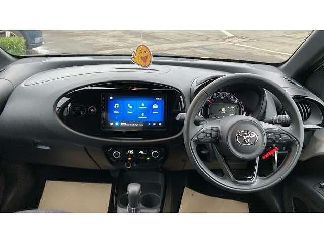 Used Toyota Aygo X 72 HP (52 kW) 2024 White SUV