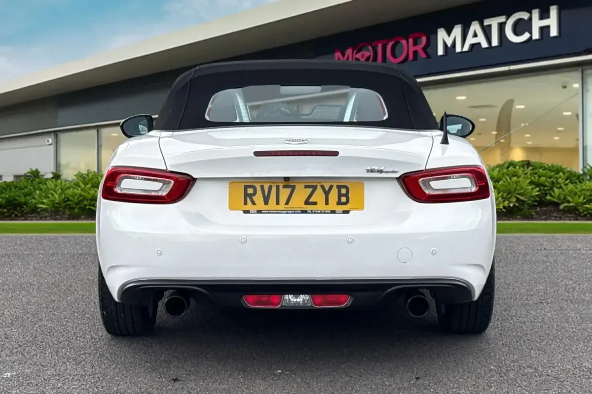 Used Fiat 124 Spider Lusso Plus 140 HP (102 kW) 2017 White Cabriolet